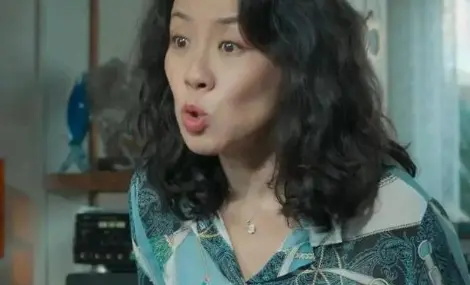 《迎风的青春》出场立即展现不一样的接地气人间烟火生活，吸引不少观众前来观剧