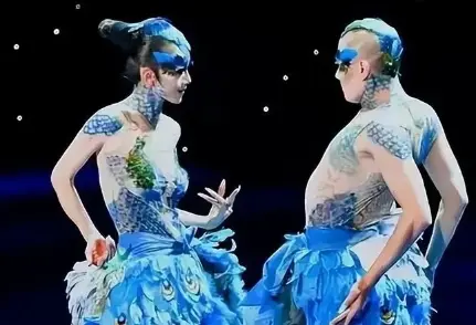 震惊！杨丽萍上台没穿衣服？