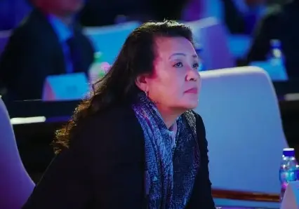 张兰在一段视频中透露了一个令人振奋的消息——她将参与《花儿与少年》