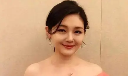 他们的事情有些确实令人哭笑不得，妥妥的为大众提供了不少荼余饭的谈资