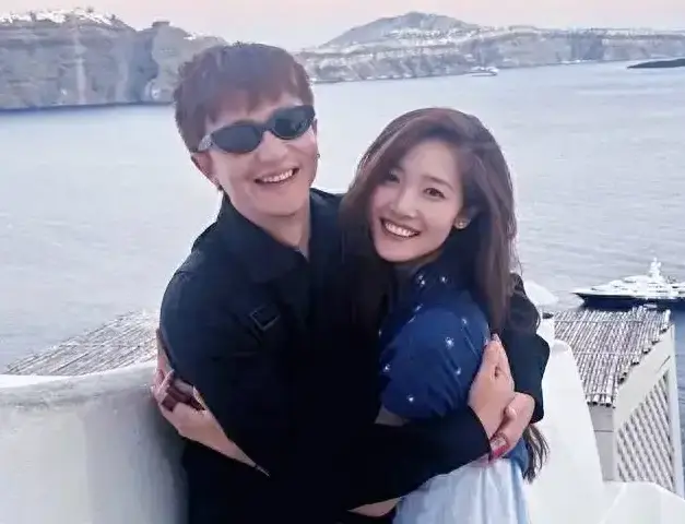 黄轩搬出出租屋，与女朋友要在自己的房子里结婚……