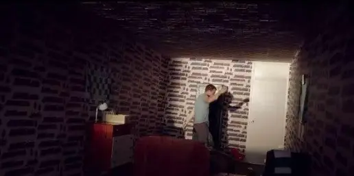 电影之所以让青年人产生共鸣，原因之一是其反映了当时的俱乐部文化