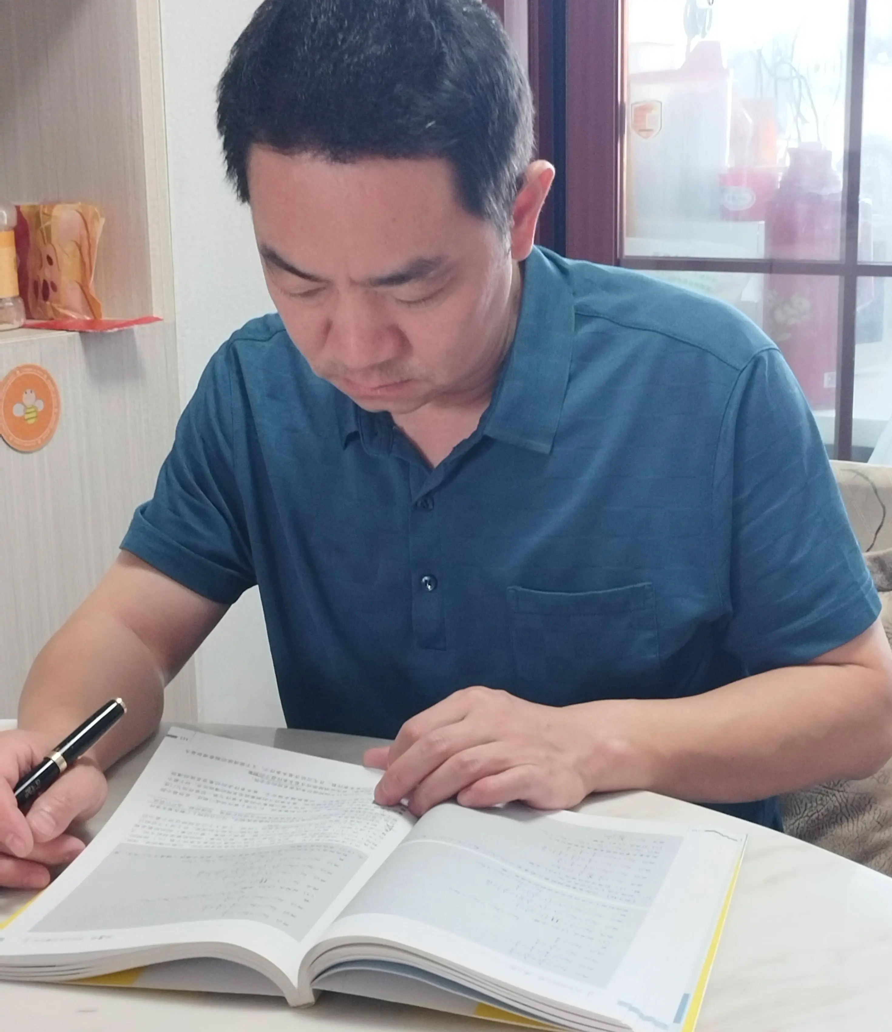 43岁的大叔胡长青毅然决然的辞职考研，引发网友热议！