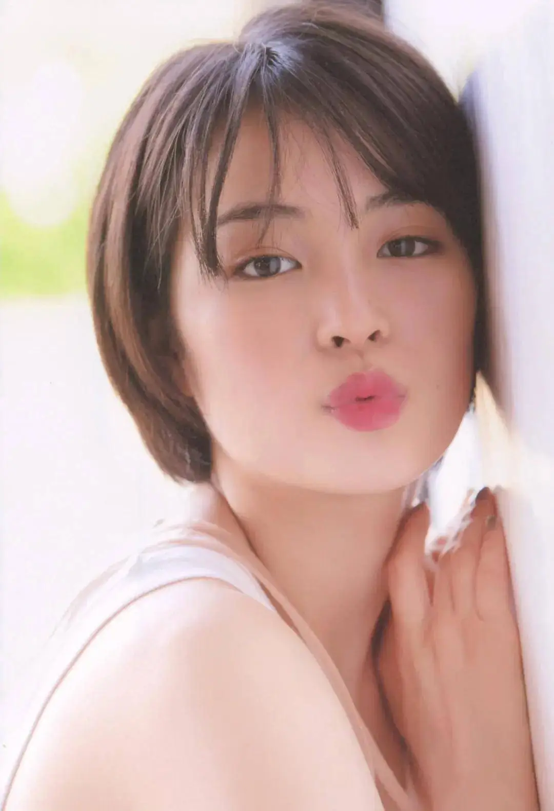 日本女星广濑铃拍靓丽美图！魔鬼身材性感撩人