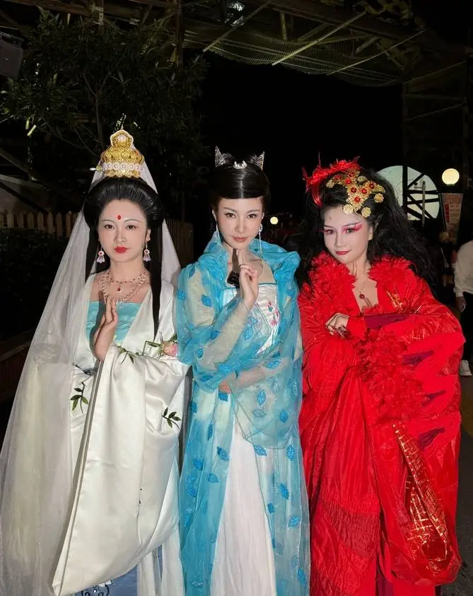 46岁杨雪cos白灵火出圈，梦回儿时的活佛济公，还是记忆中的样子