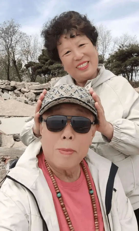 德云社相声演员邓德勇不幸去世，郭德纲曝他有糖尿病，夫妻恩爱惹泪目