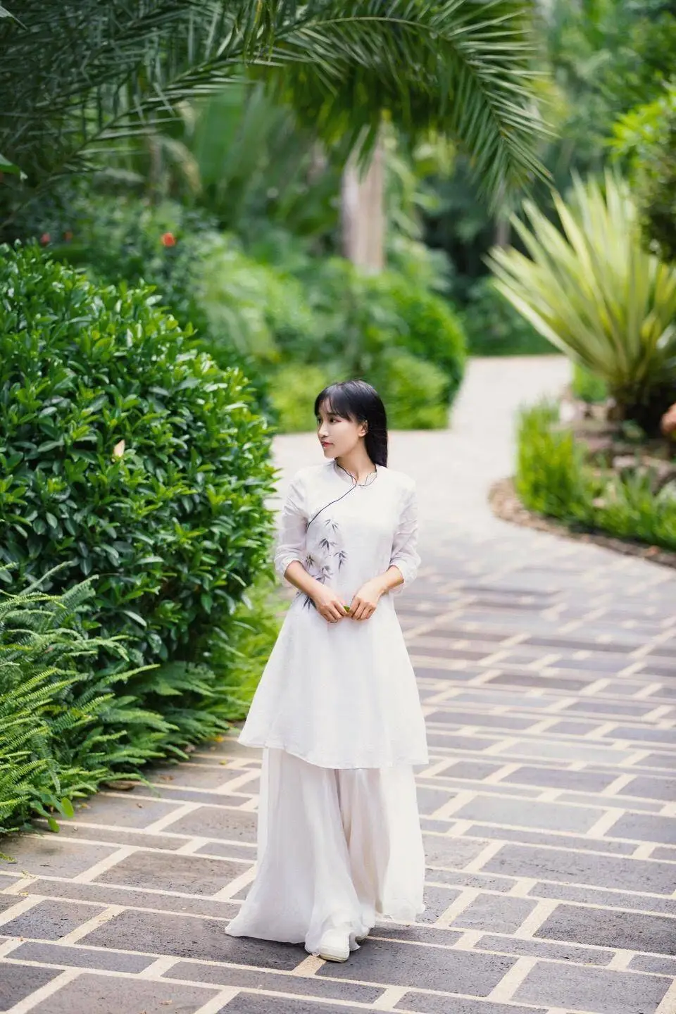 李子柒归来了！她人生坎坷，视频的内容有怎样的变化？