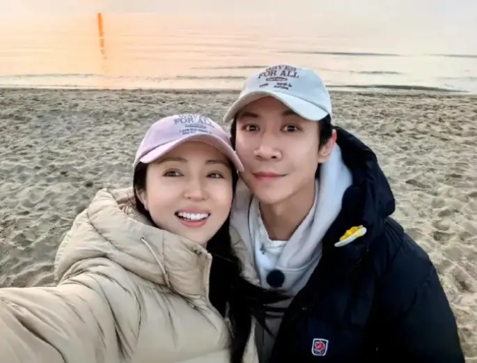 董璇张维伊婚宴菜单引热议，一道“儿笋满堂”被猜生育意向