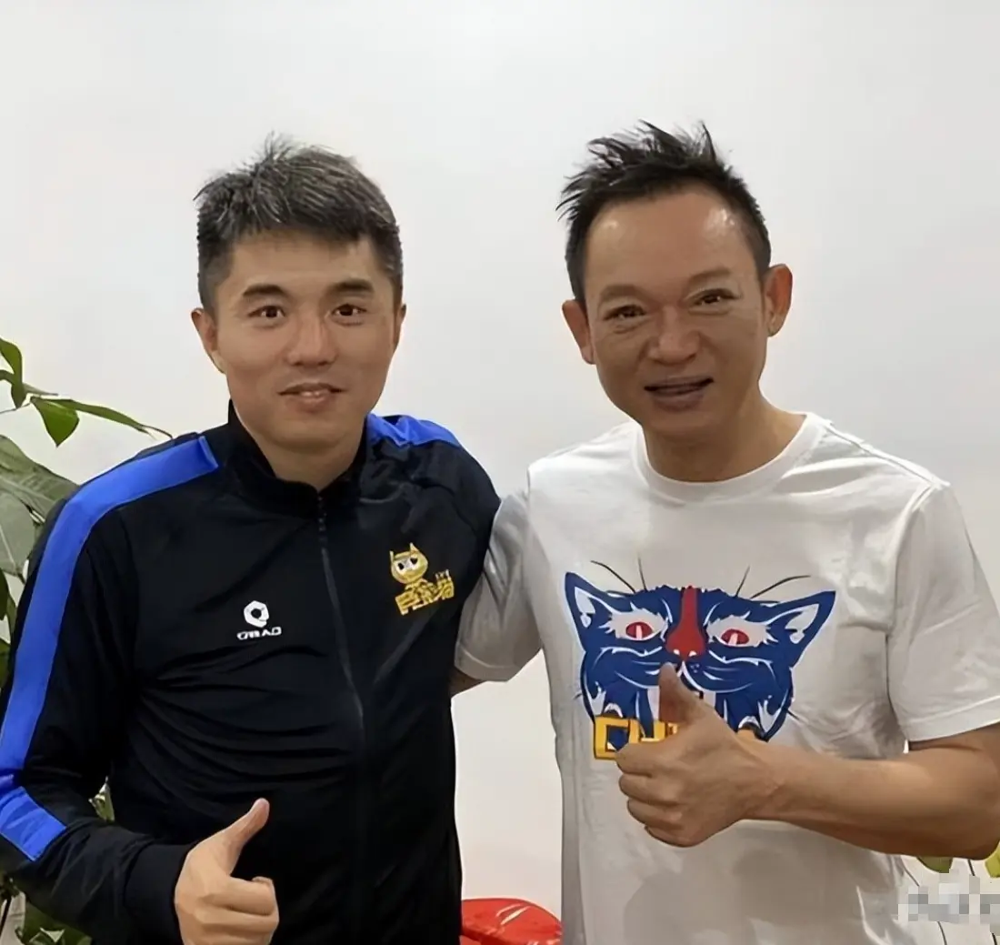 离婚 30 年，苏东放下工作，每年飞加拿大