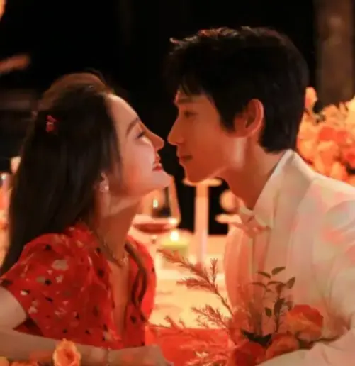 40 岁魏晨近况曝光，娶初恋于玮生一子，婚姻事业双丰收