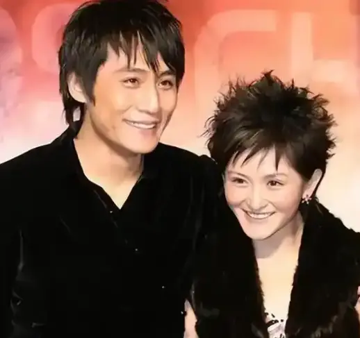 刘烨与谢娜分手后娶安娜 如今儿女双全很幸福
