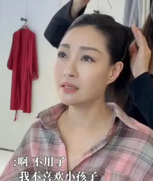 杨玉梅被大12岁男友分手 13年未结婚留终身憾