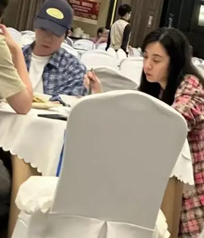 俞灏明王晓晨各有表态引争议，王晓晨自曝误食药物引发心悸
