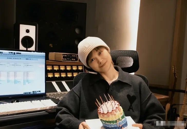 李宇春 42 岁生日仅 1 周，传闻真相 + 杨澜评价双印证