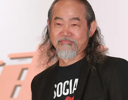 75 岁元华回港会老友，胡子全白仍清瘦