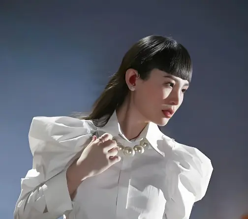 魏如萱《歌手》两连垫底惨遭淘汰，金曲歌后崩溃：我不会唱歌了吗