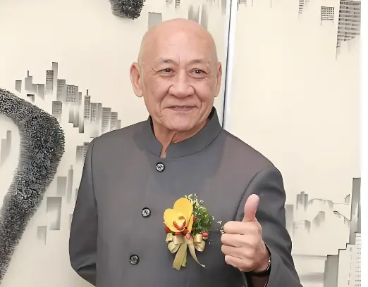 TVB老戏骨李家鼎含泪宣布与长子断绝关系，46年父子情被钱掏空