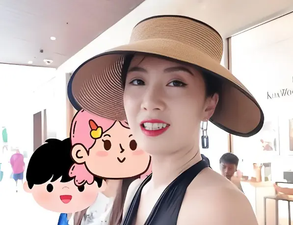 李念41岁近况曝光，嫁富商林和平儿女双全，如今被宠成公主
