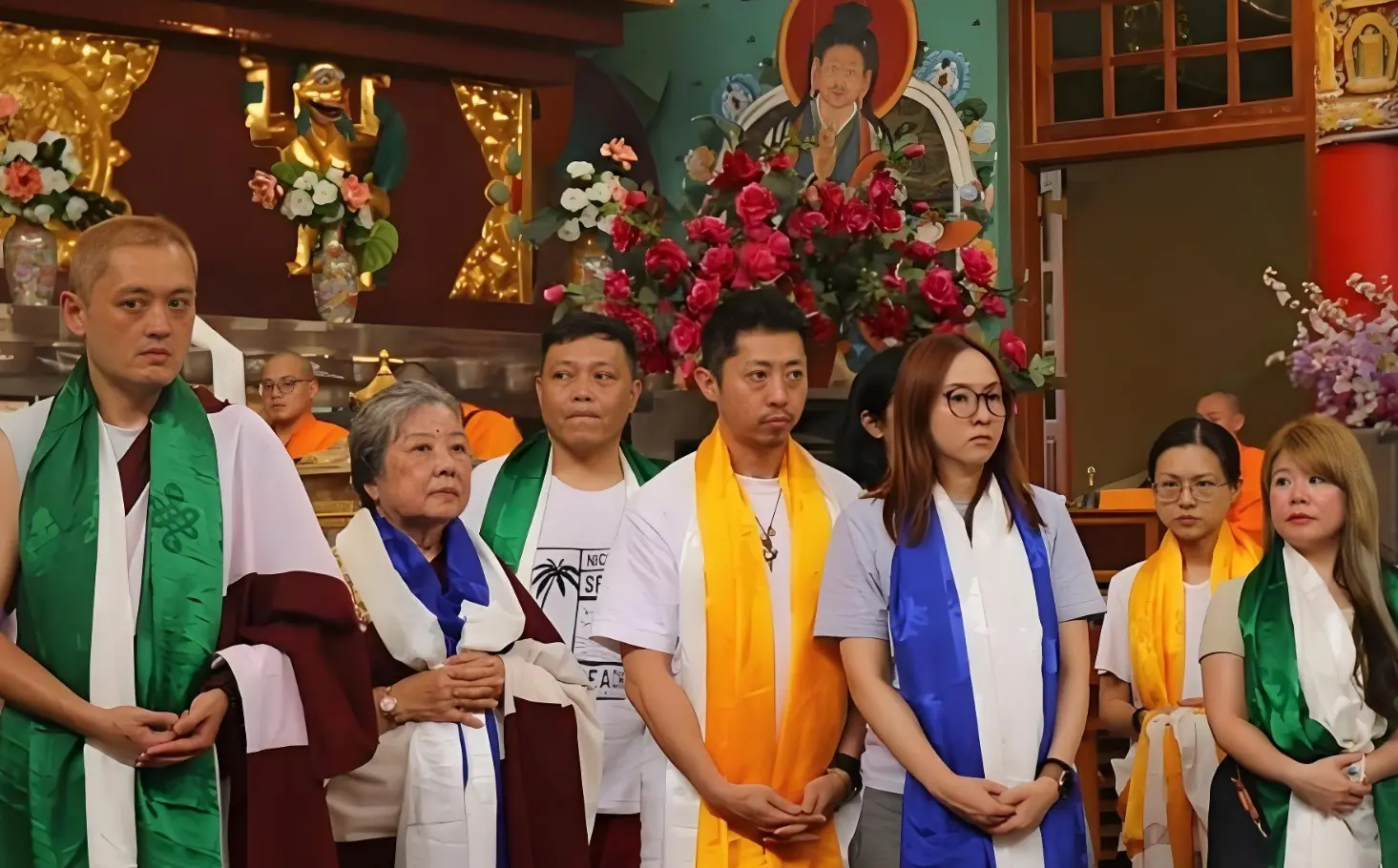 每日绕佛塔300圈！昔日啃老儿子，如今印度静心苦修