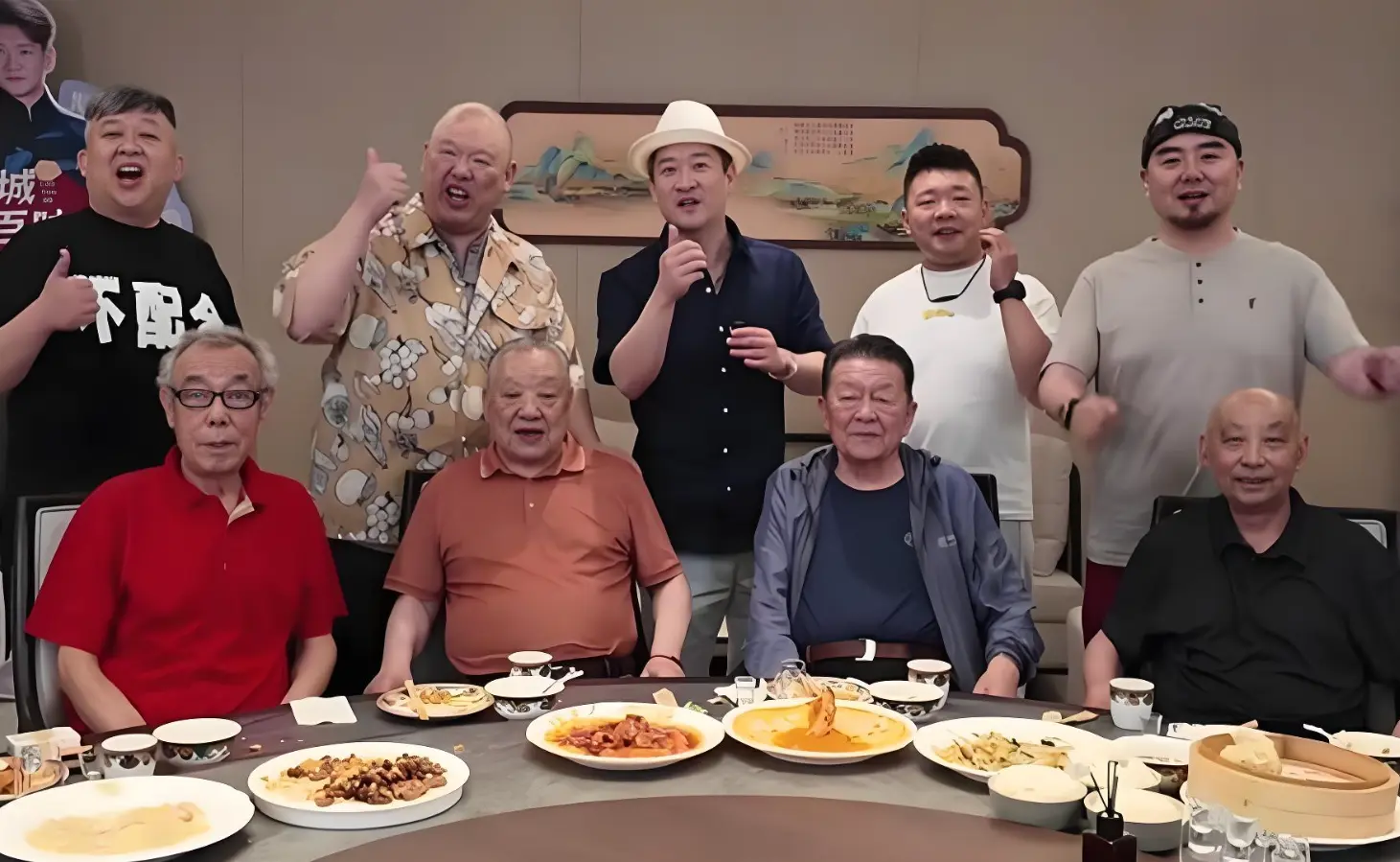 曹云金聚友轩摆桌请四老，王玥波作陪