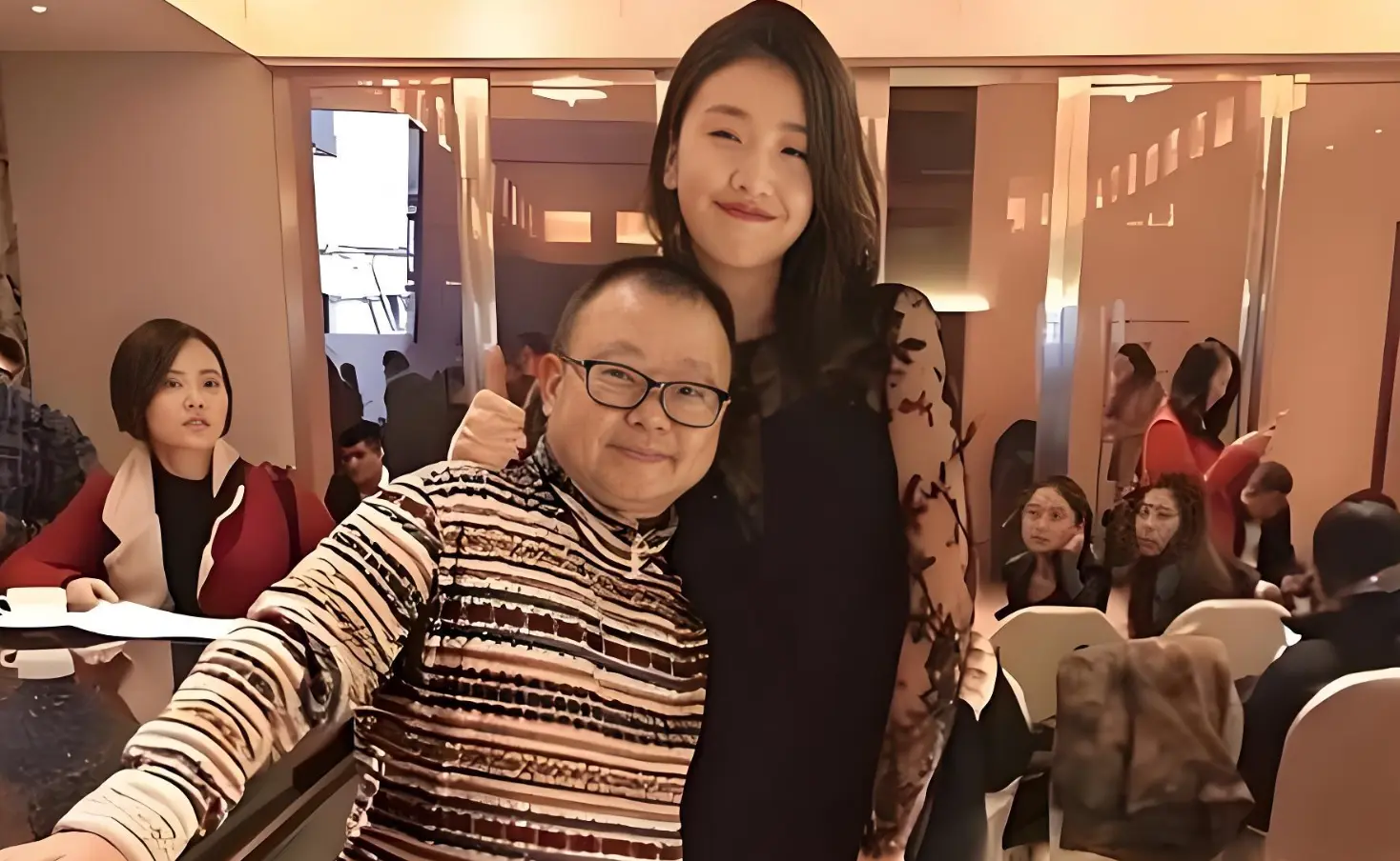 倪景阳身高182嫁给165演员谢晖，39岁生娃