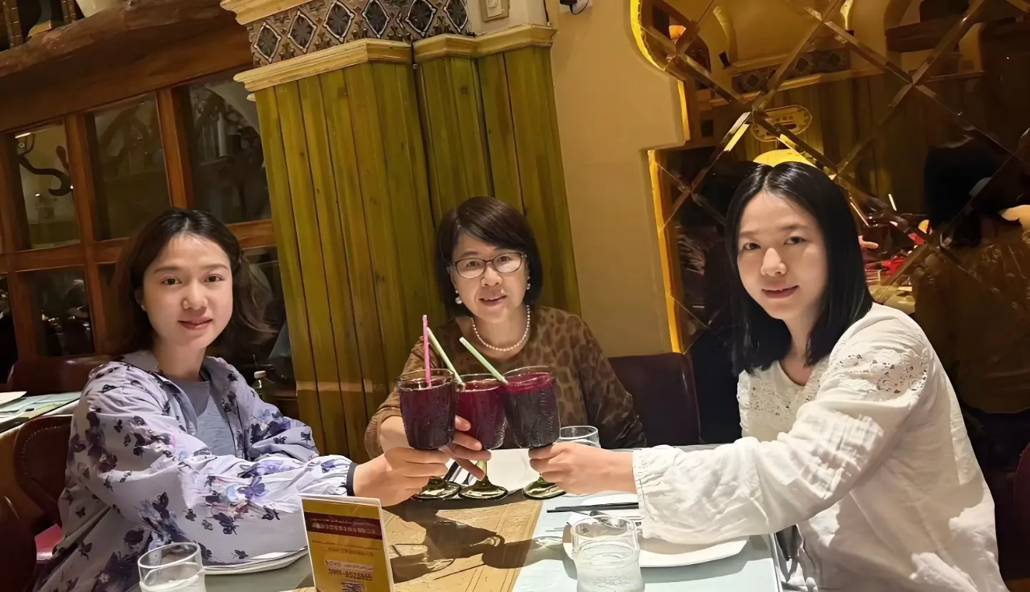 骑马照刷屏！褪去陪伴二十一年的重心，翁帆找回自己