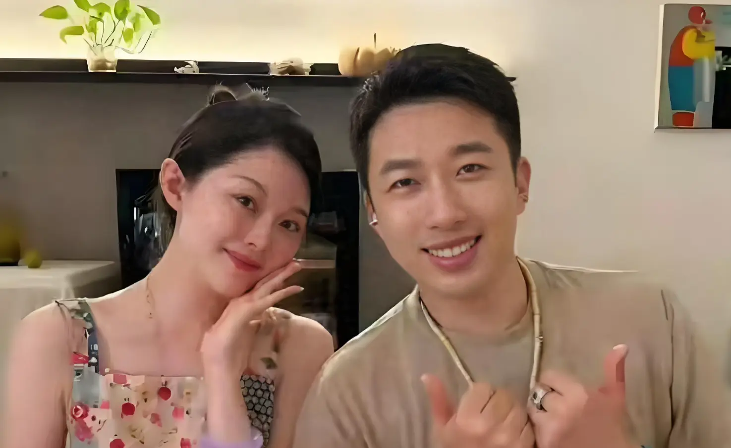 一幅肖像暗藏流量博弈，于正晚晚双向破圈的社交智慧