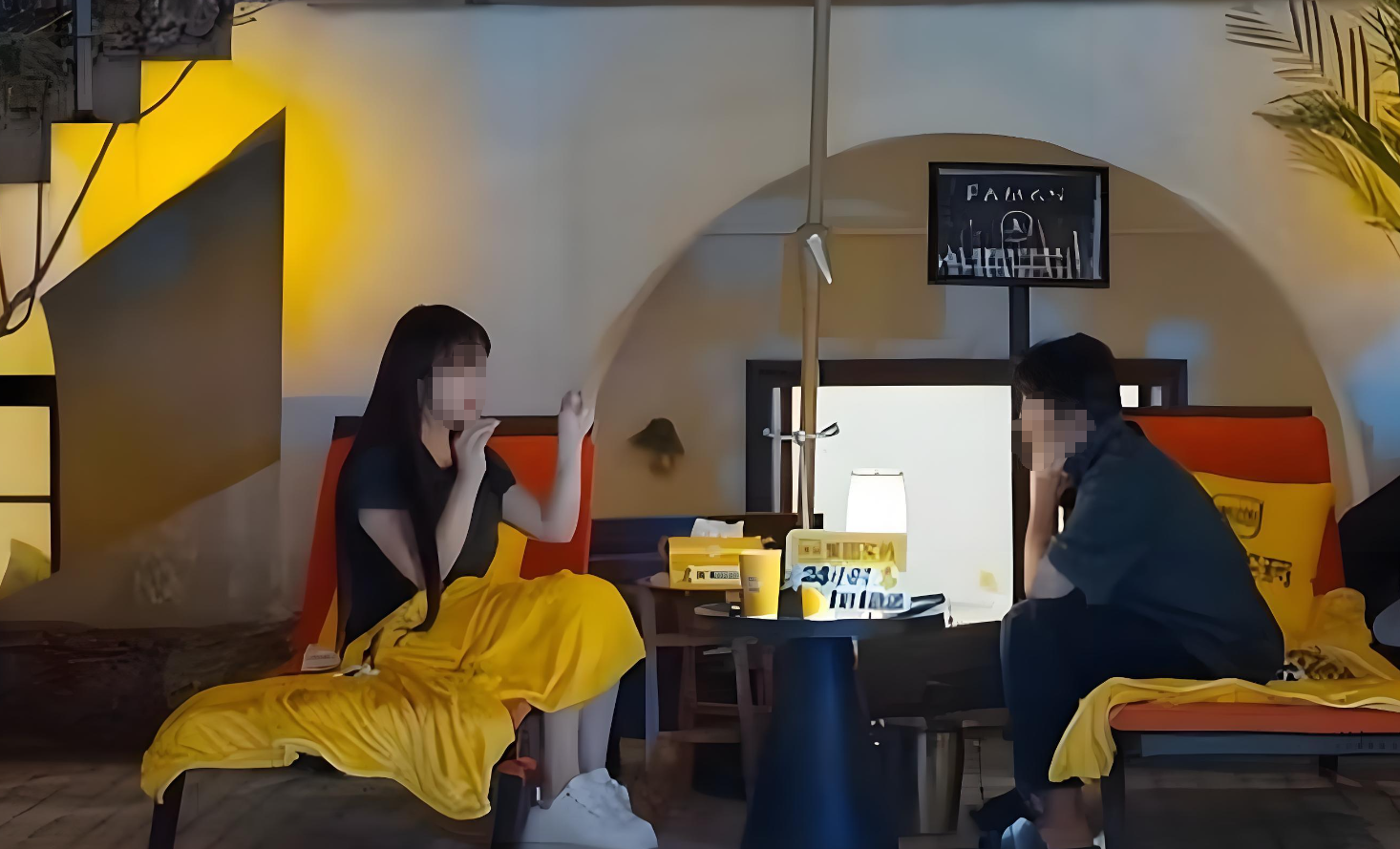 一顿二人晚餐，撕开邹市明冉莹颖婚姻最真实的裂痕